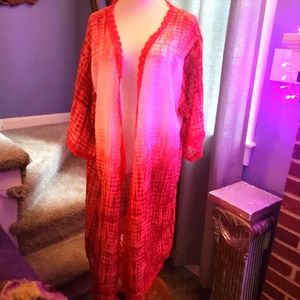 Lularoe Chloe Kimono Size Large White And Red Gorgeous Print NWT BEAUTIFUL 🦄